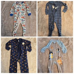 Lot of 4 all in one pajamas - size 18 month